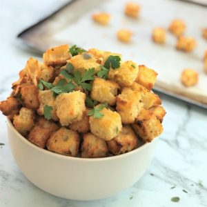 crunchy garlic bread bites - little mini bites of garlic & butter